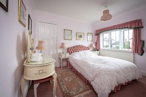 Bedroom- click for photo gallery